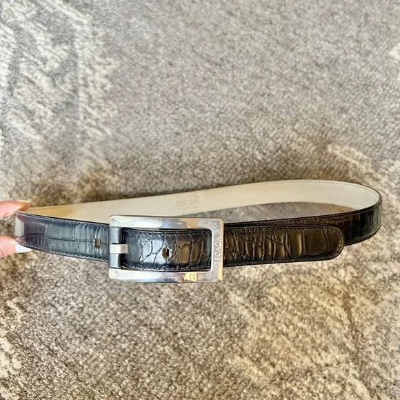 Vintage 90’s Escada! Croc Embossed Leather Belt Vintage Croc Leather Belt – 80s Escada Patent Caramel Belt  main image 3